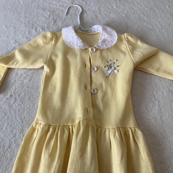 A pretty yellow dress for a 3-4 year old girl. - Picture 7 of 7